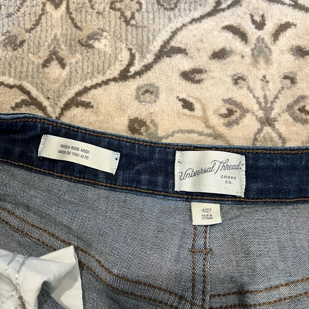 Universal Thread shorts - Picture 3 of 3